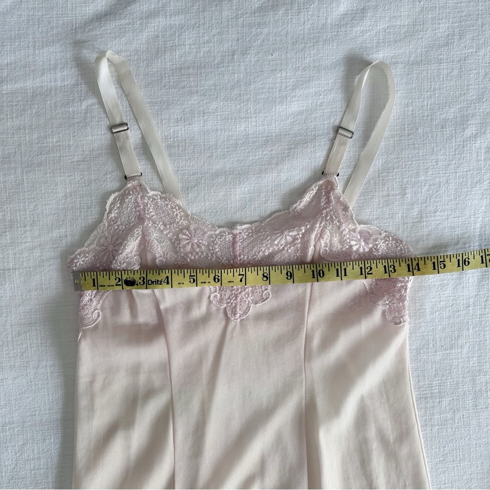 Vintage 60s Nylon Lace Slip Nude Peach Small - Picture 6 of 9
